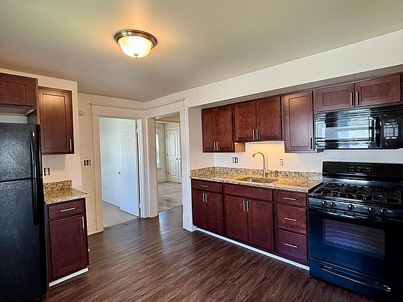 2nd image of 90 Laverack Ave APT 3