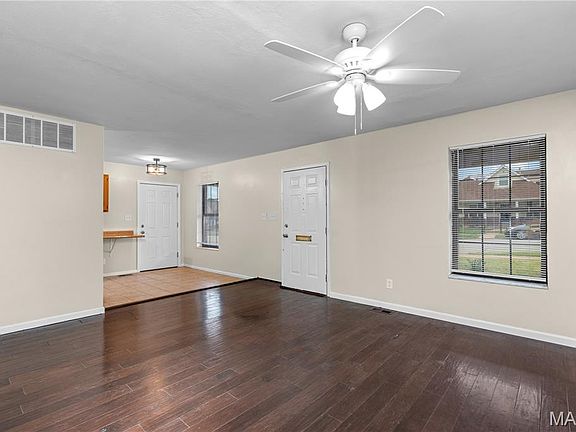 4th image of 1403 Montrose Ave