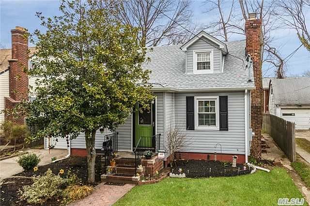 1st image of 1829 Twain St
