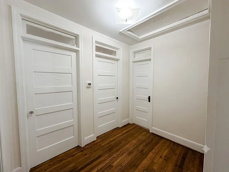 505 Ribaut Rd — Photo 3