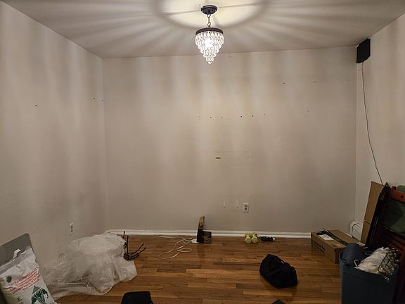 3rd image of 45 W 10th St