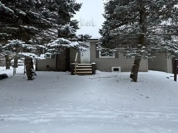 3242 Tenny St, Lansing, MI 48910