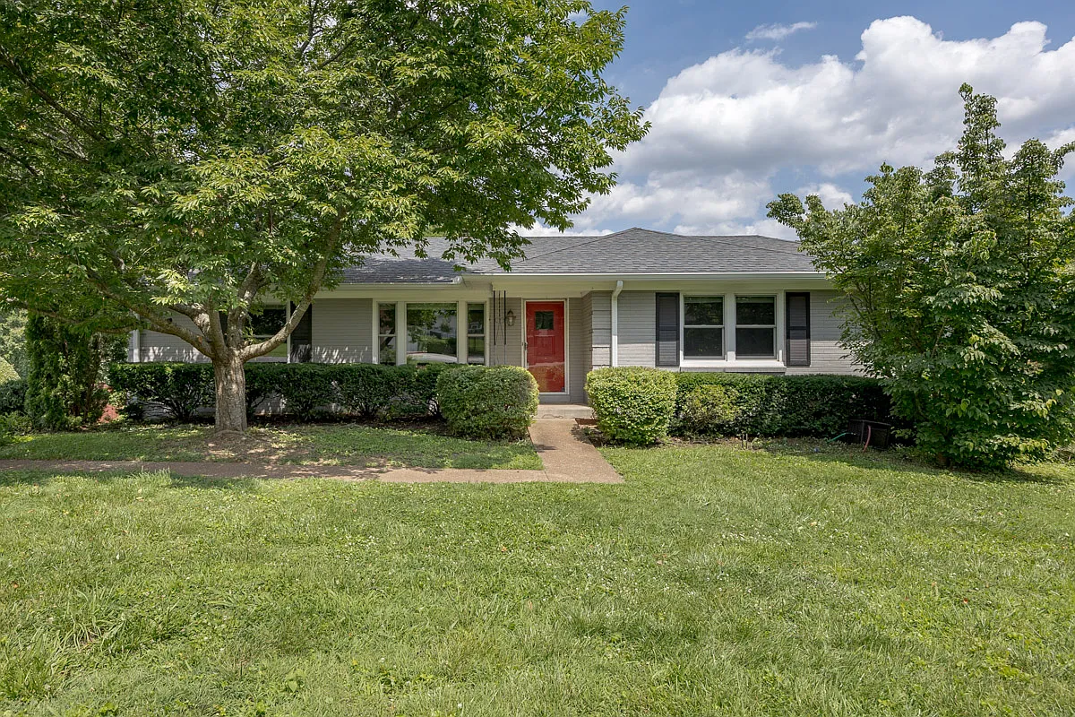 3 bed, 2416 sqft, $3,250 — Photo 1