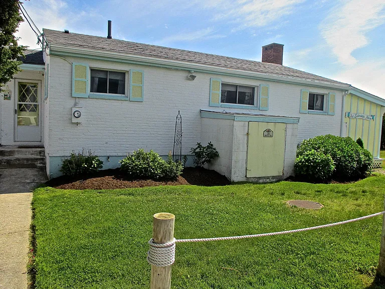 26 Shore Dr — Photo 1