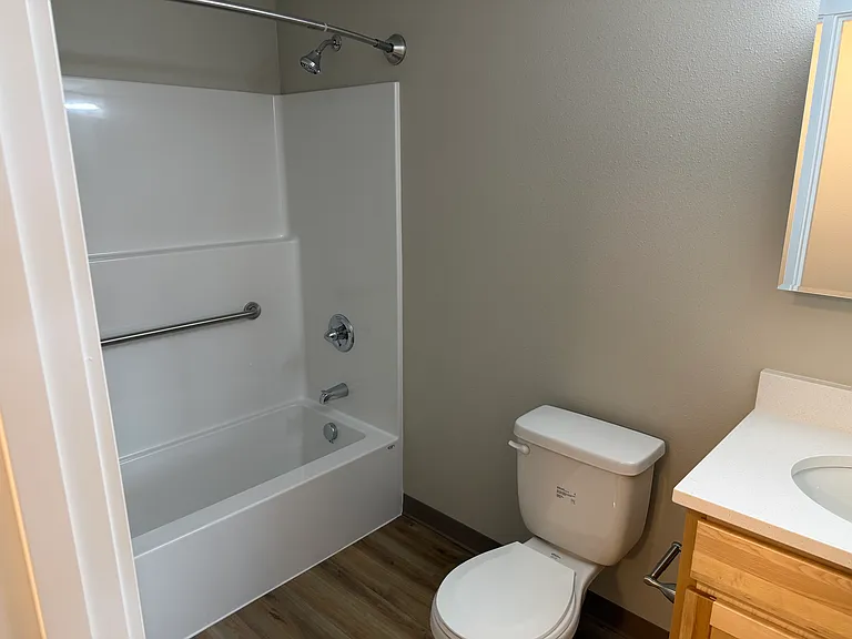 Eagle Crest Apartments — Photo 17