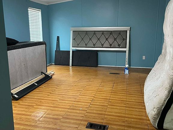 3rd image of 9628 Bryants Landing Rd