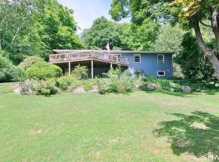 21 Carriage Ln, Roxbury, CT 06783