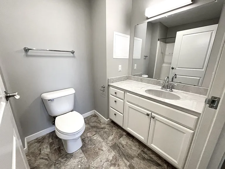 511 Cavalier Dr — Photo 17
