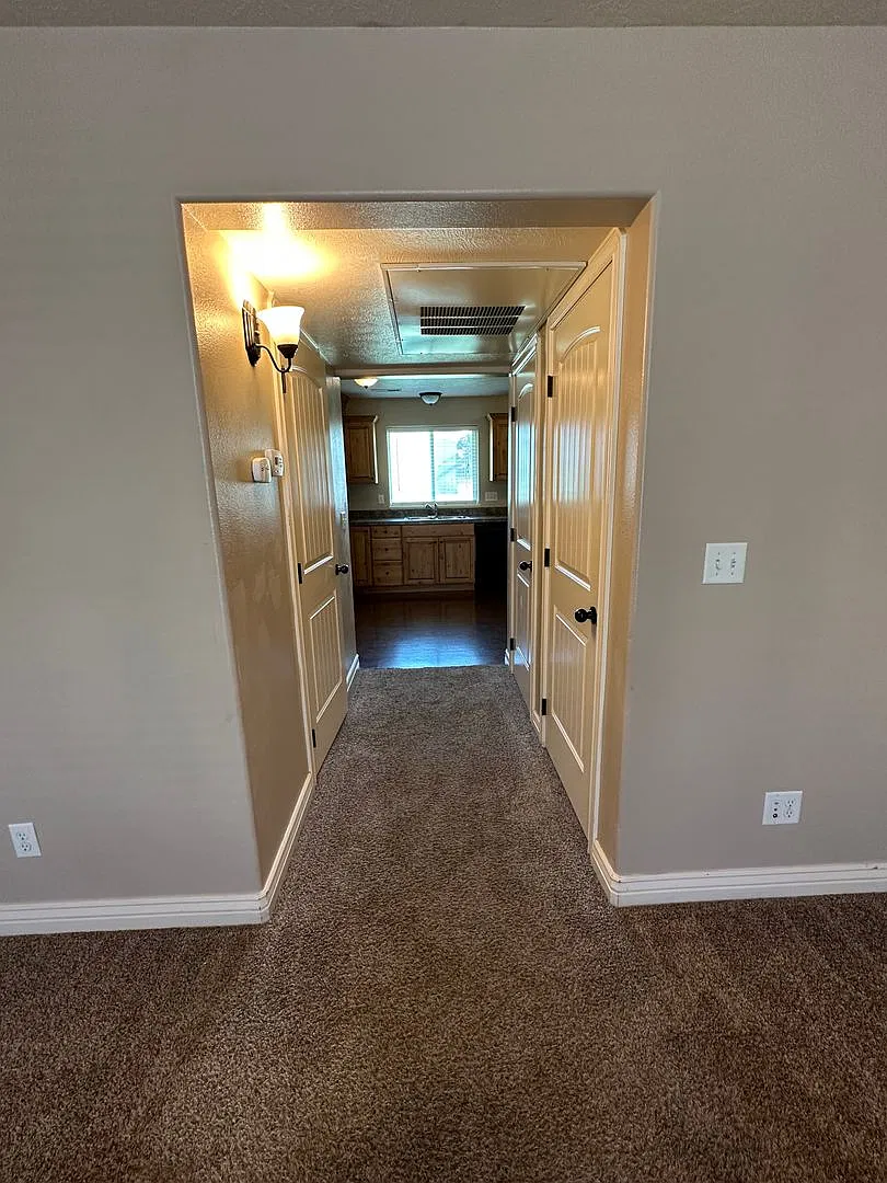 5 Bath Lincoln Park Townhome — Photo 4