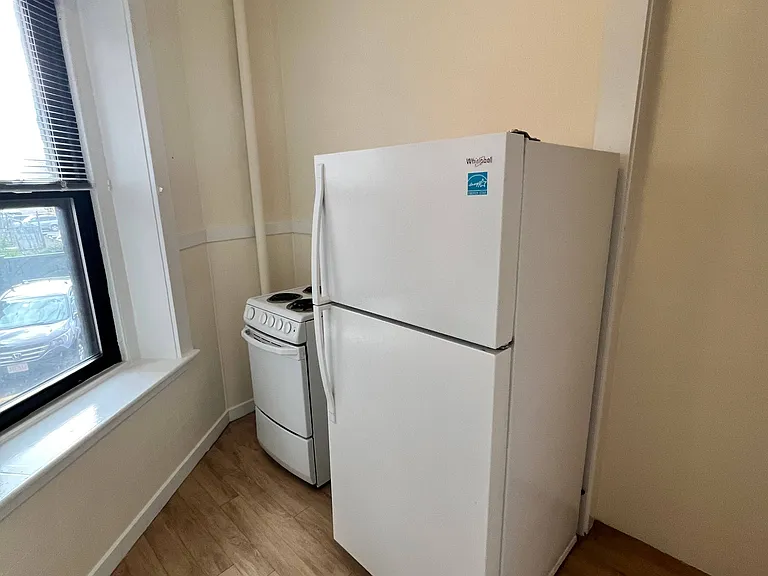 504 Beacon St #6 — Photo 5