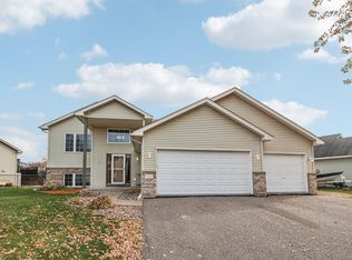 11763 N Meadow Curv, Lindstrom, MN 55045