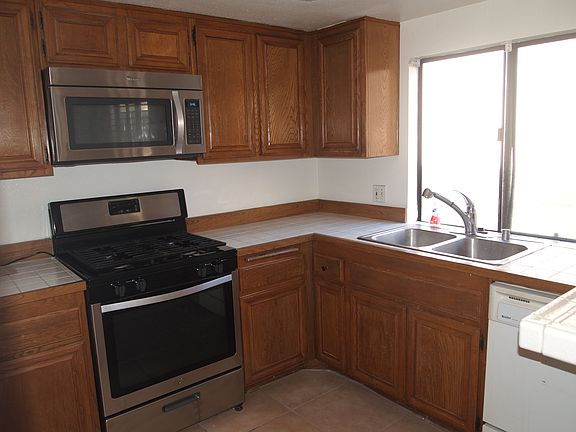 4th image of 1921 Huntington Dr Unit C
