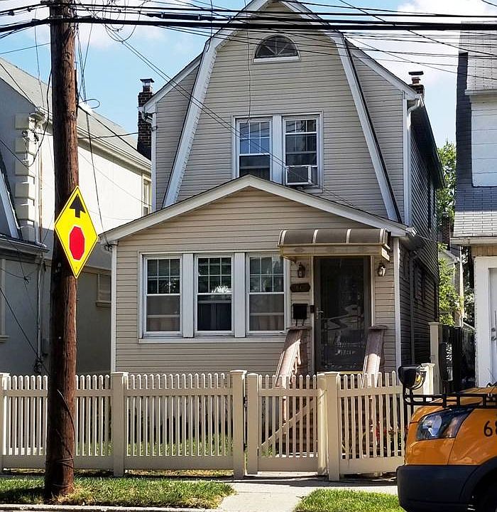 1st image of 11807 192nd St