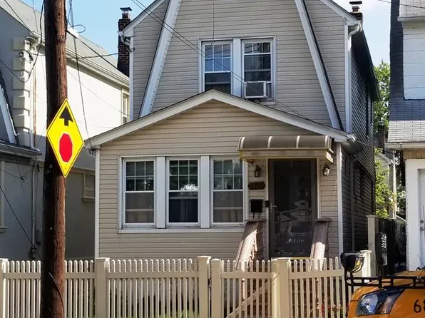 11807 192nd St, Saint Albans, NY 11412