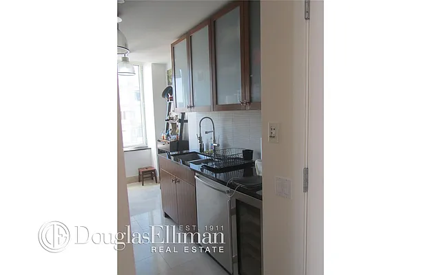 Rented by Douglas Elliman | media 34