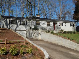 521 10th Street Pl NW, Hickory, NC 28601