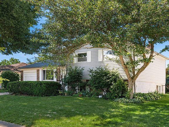 2nd image of 2076 Queensbridge Dr