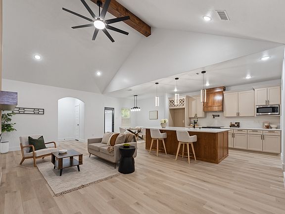 4th image of 813 Tierney Rd