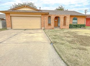 5821 NW 62nd Ter, Warr Acres, OK 73122
