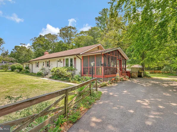 893 Harwood Rd, Harwood, MD 20776