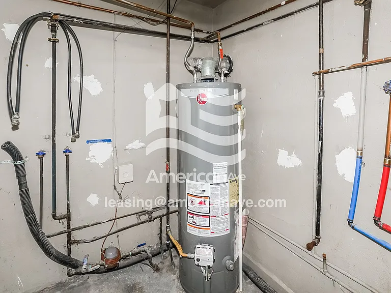 1441834_013_laundry_room_13861995.jpg
