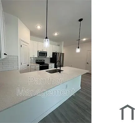 5207 30th St SW #5207 — Photo 1