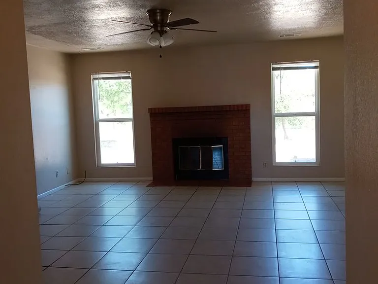 2517 Bogie Rd SE — Photo 2