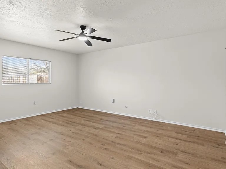 9575 Celine Dr — Photo 7