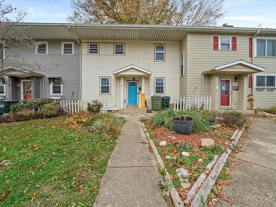 1st image of 17 Briarwood Ln