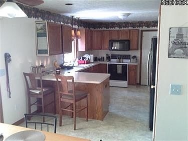 3rd image of 7055 Oak Tree Dr
