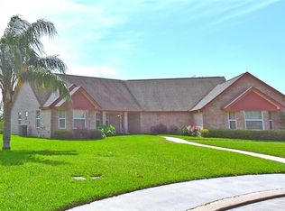 112 Brazos Landing Ct, Freeport, TX 77541
