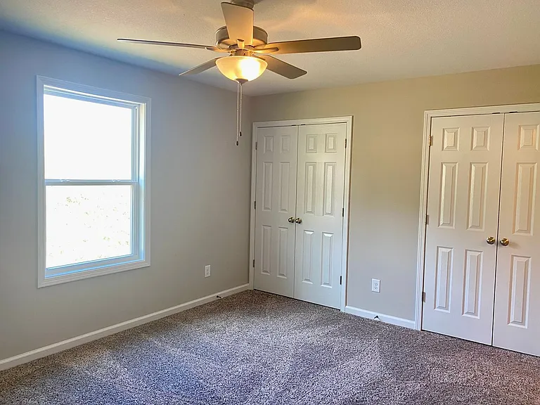 943 Center Rd — Photo 22