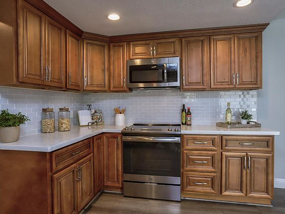 2nd image of 6112 Montgomery Ct