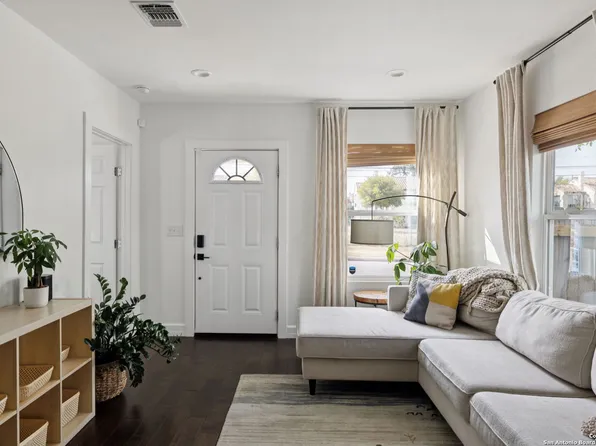 711 Eleanor, San Antonio, TX 78209