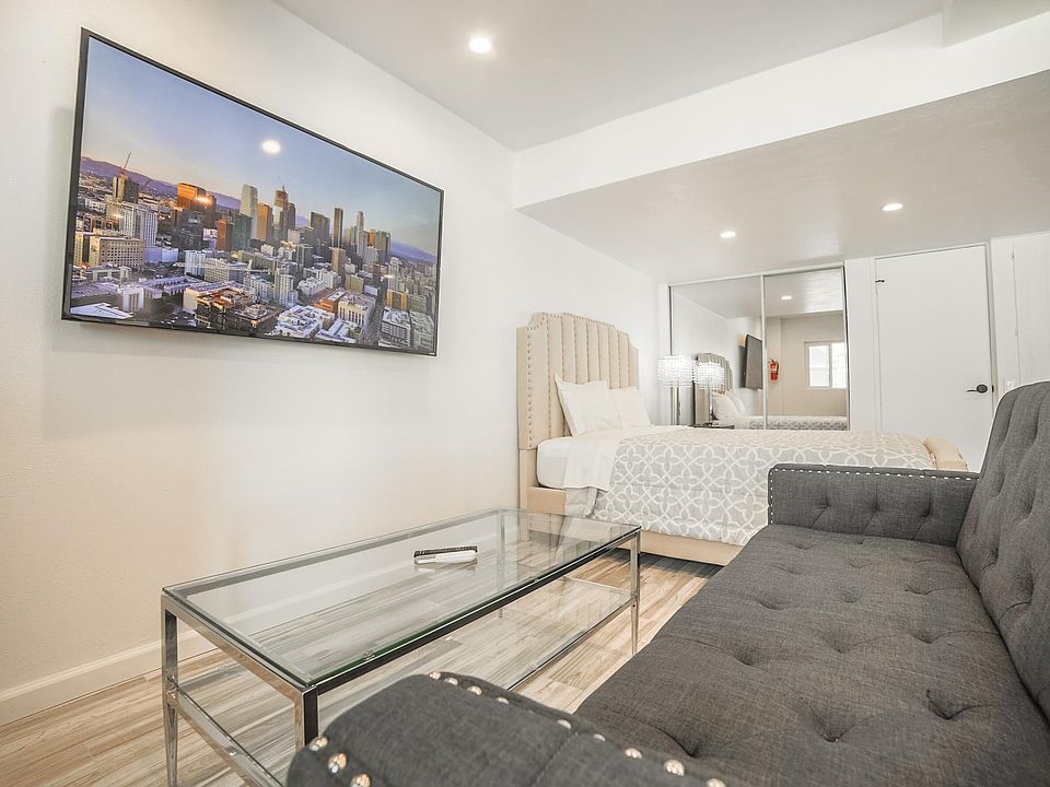 1st image of 6929 De Soto Ave #1