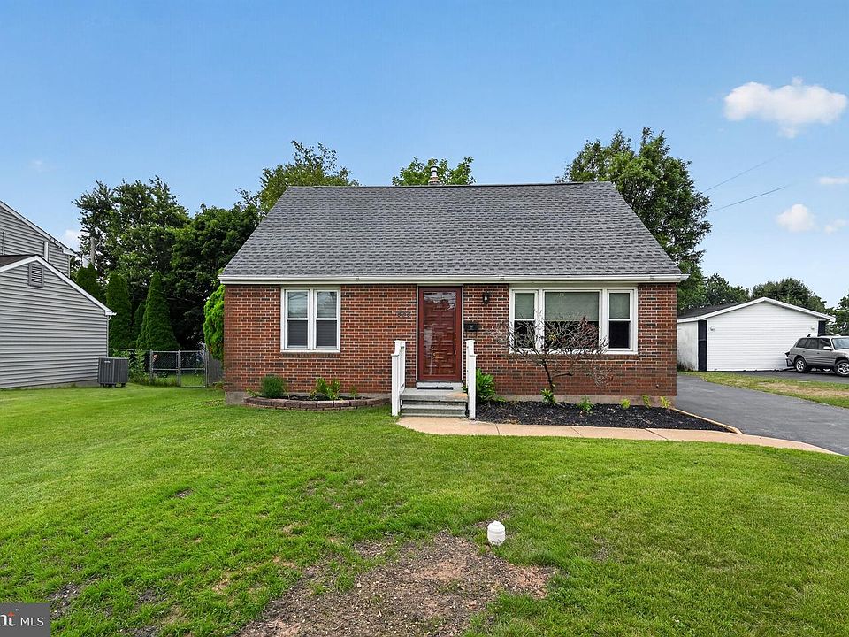 1st image of 434 School Ln