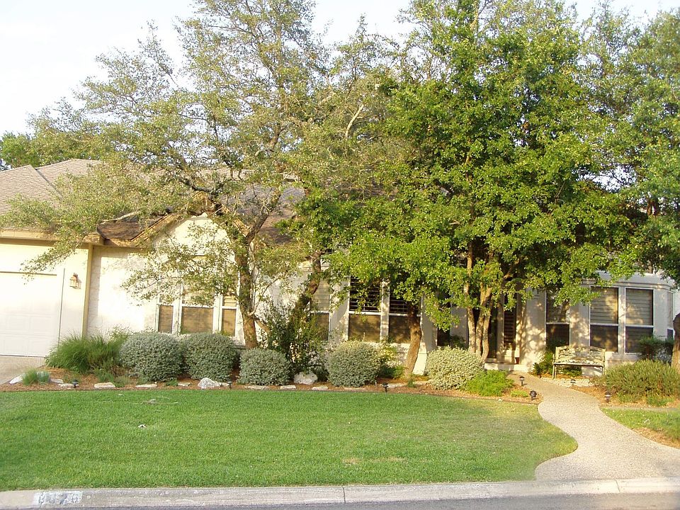 1st image of 8526 Fairway Green Dr