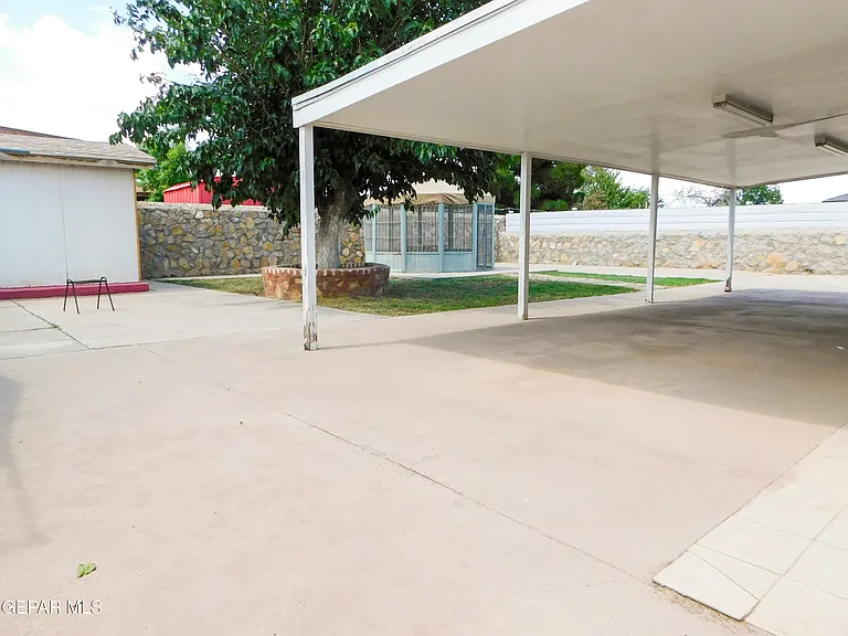 1013 Le Barron Rd — Photo 28