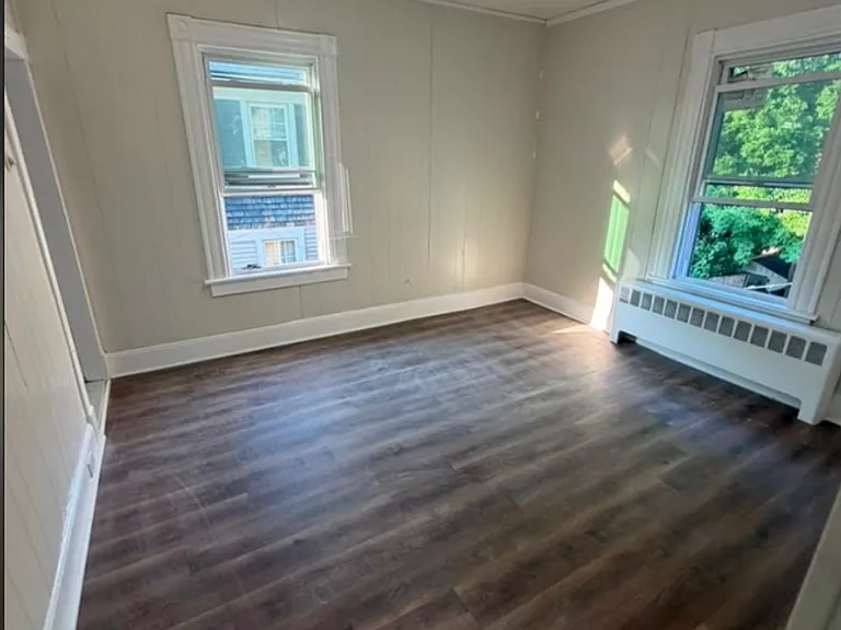 23 Howe St — Photo 6