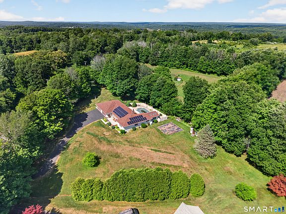4th image of 269 Black Hill Road