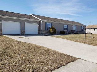 211 Forrest Park Dr, Garrett, IN 46738