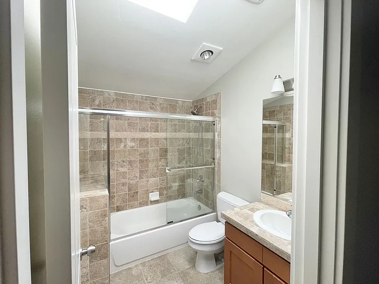 3503 NE 110th St — Photo 10