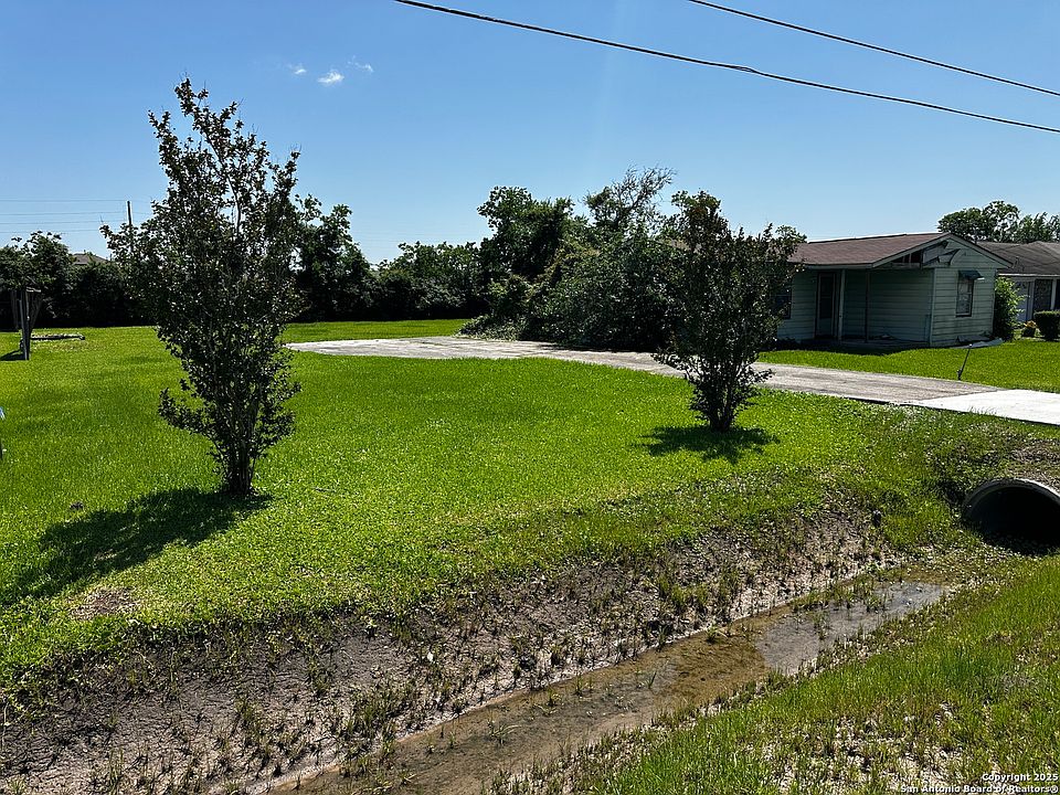 1st image of 354 Cottontail Dr