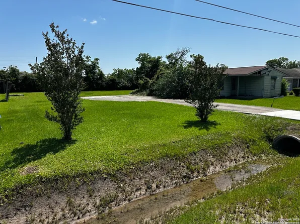 354 Cottontail Dr, Crosby, TX 77532