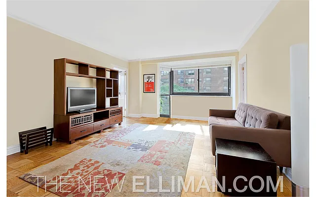 Sold by Douglas Elliman | media 21