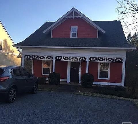 2nd image of 2060 Lakeside Dr