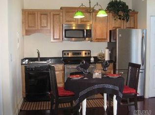 56 S Country Rd, Westhampton, NY 11977