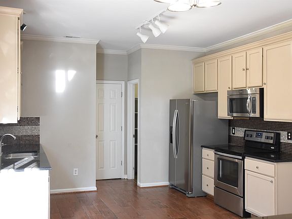 5th image of 4 Gwendolyn Cir