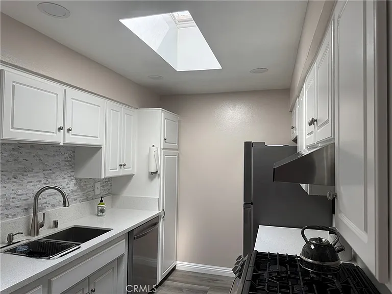 11138 Aqua Vista St — Photo 11
