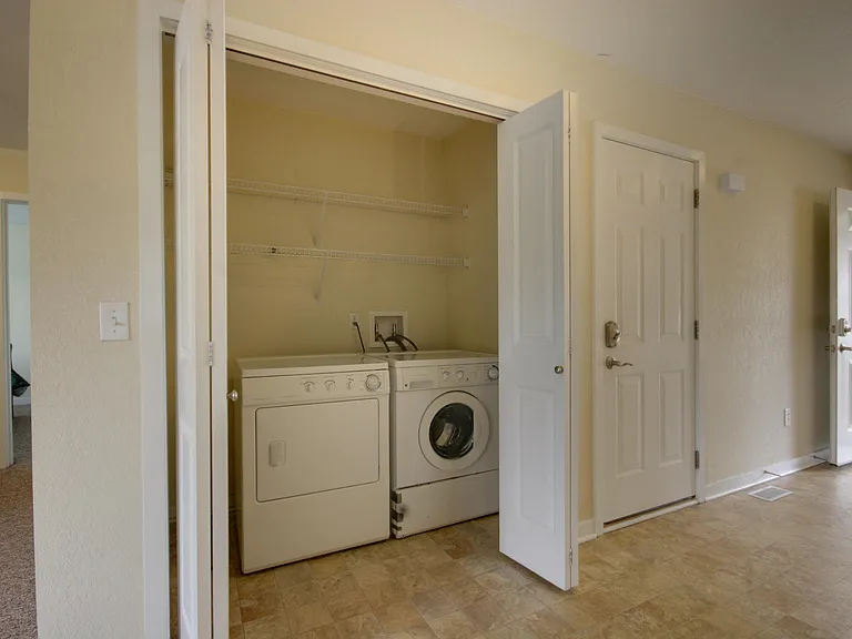 238 Baldwin St — Photo 14